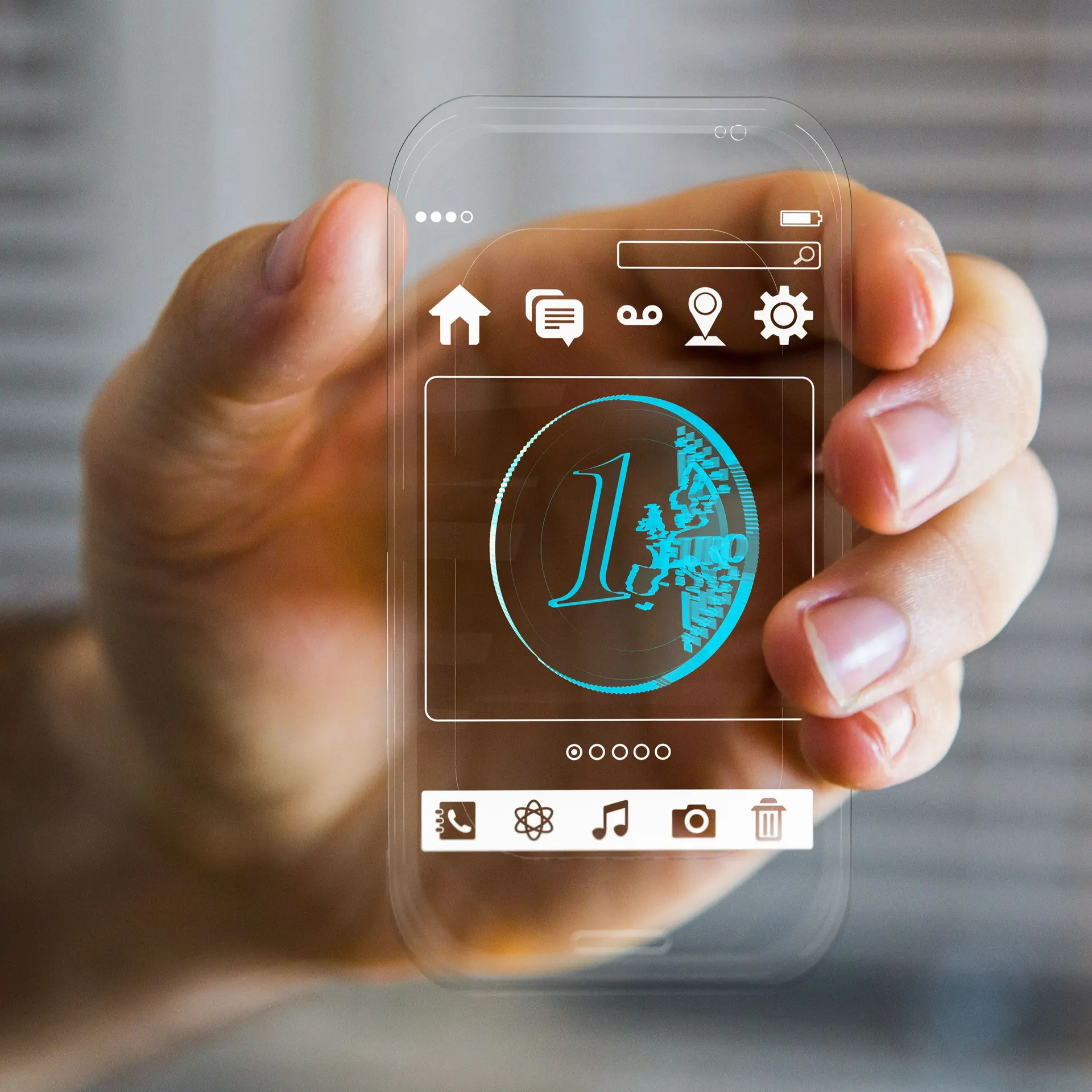 Eine Hand hält ein futuristisches Smartphone, das durchsichtig ist. Auf dem Display erscheint eine bläulich-leuchtende 1-Euro Münze.