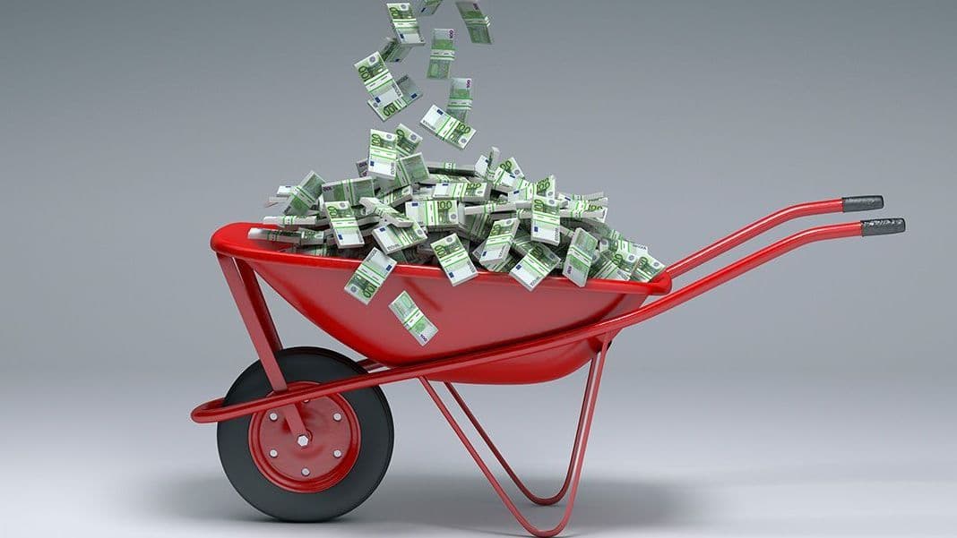 Schubkarre voller Geldscheinen Euro