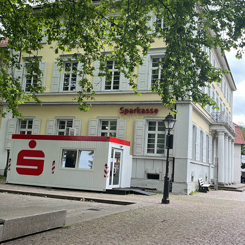 Foto des Geldautomaten Geldautomat Haslach i. K. (Standort während Umbauphase - SB-Container vor der Stadthalle)